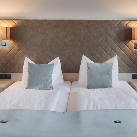 Hotel Garni Moewe Am See 프리엔암치엠시 외부 사진
