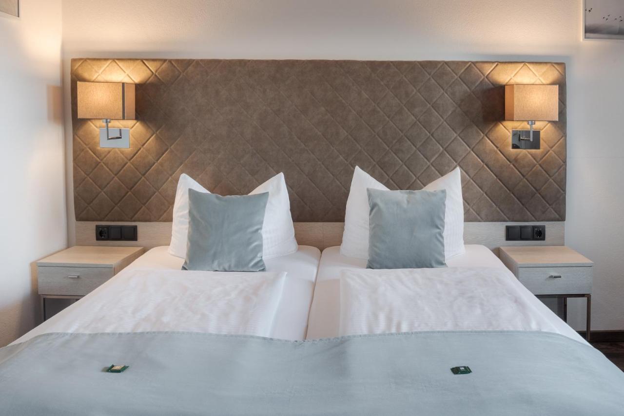 Hotel Garni Moewe Am See 프리엔암치엠시 외부 사진