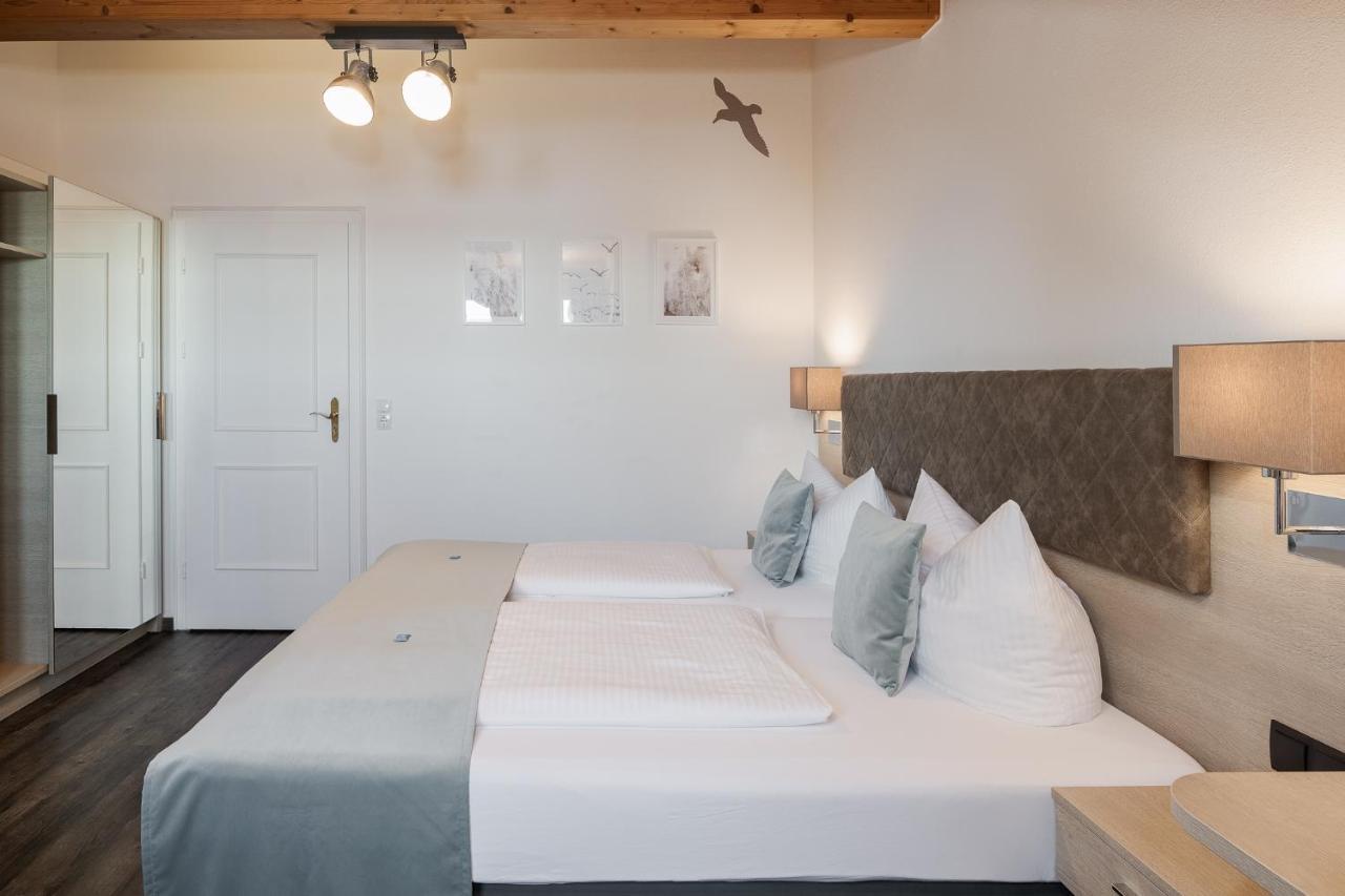 Hotel Garni Moewe Am See 프리엔암치엠시 외부 사진
