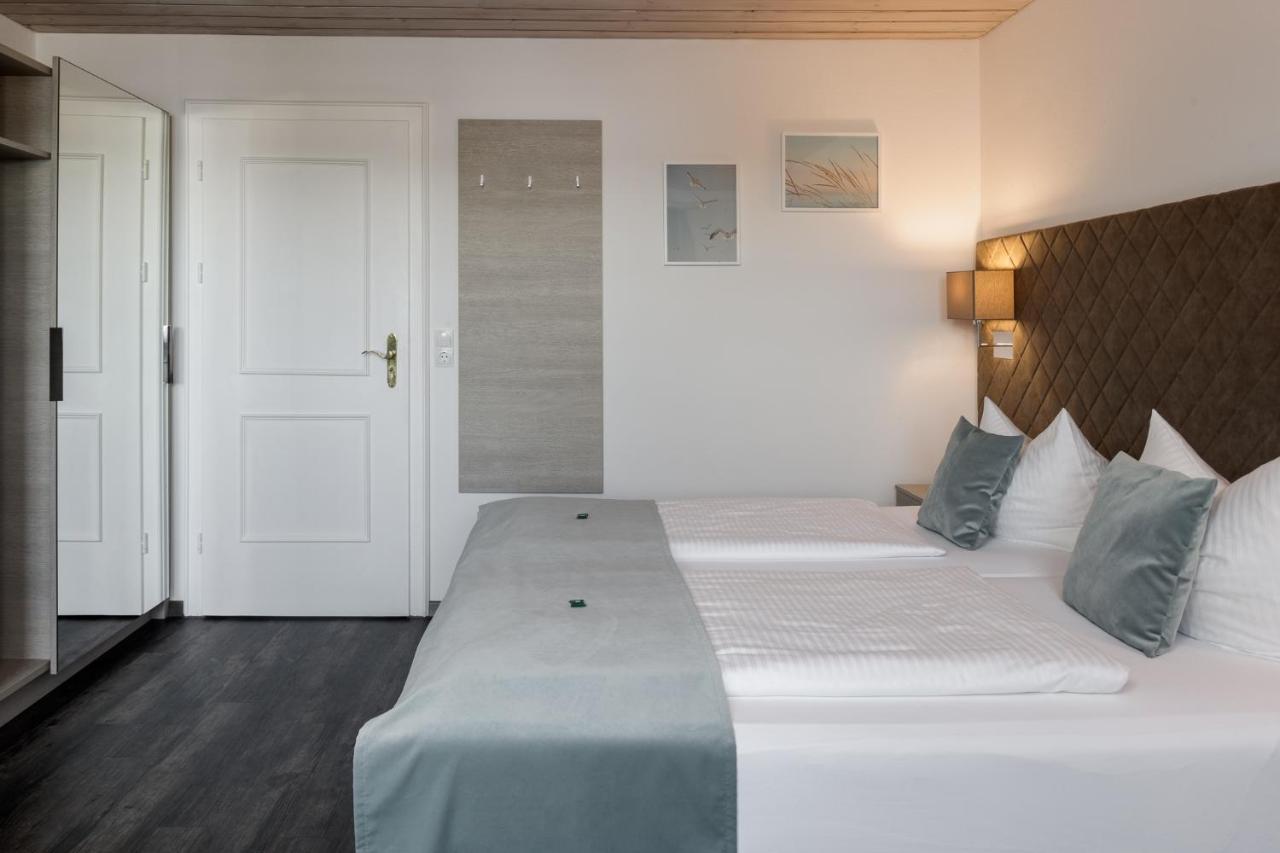 Hotel Garni Moewe Am See 프리엔암치엠시 외부 사진