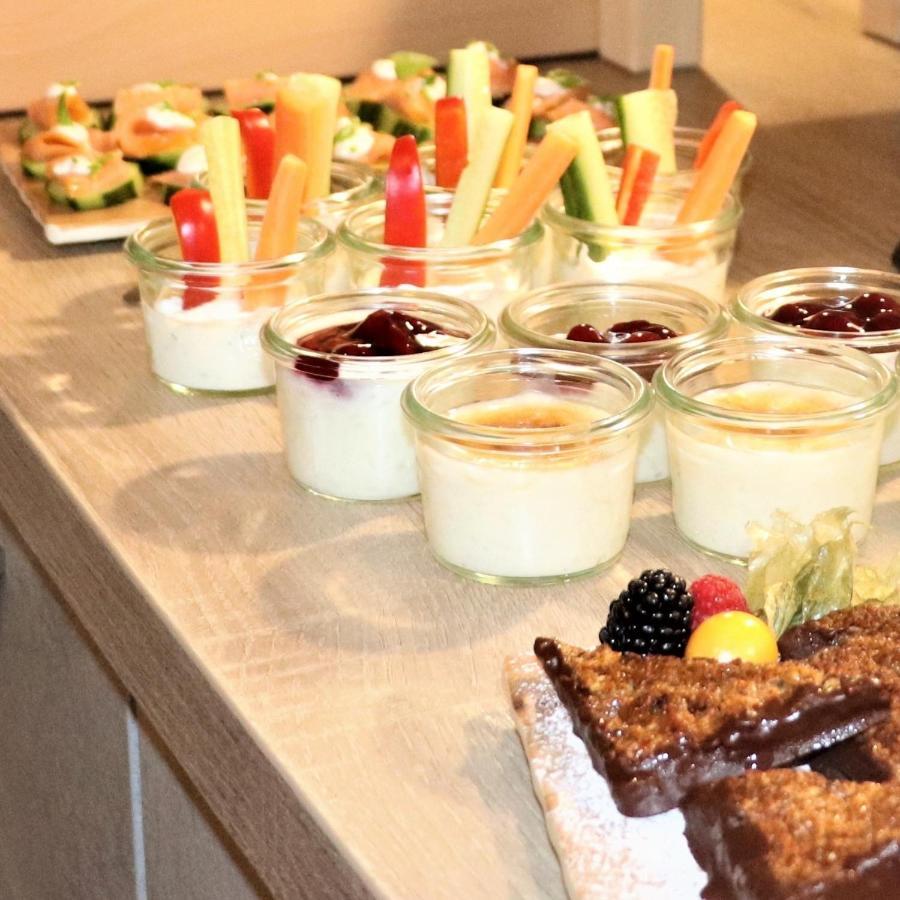 Hotel Garni Moewe Am See 프리엔암치엠시 외부 사진