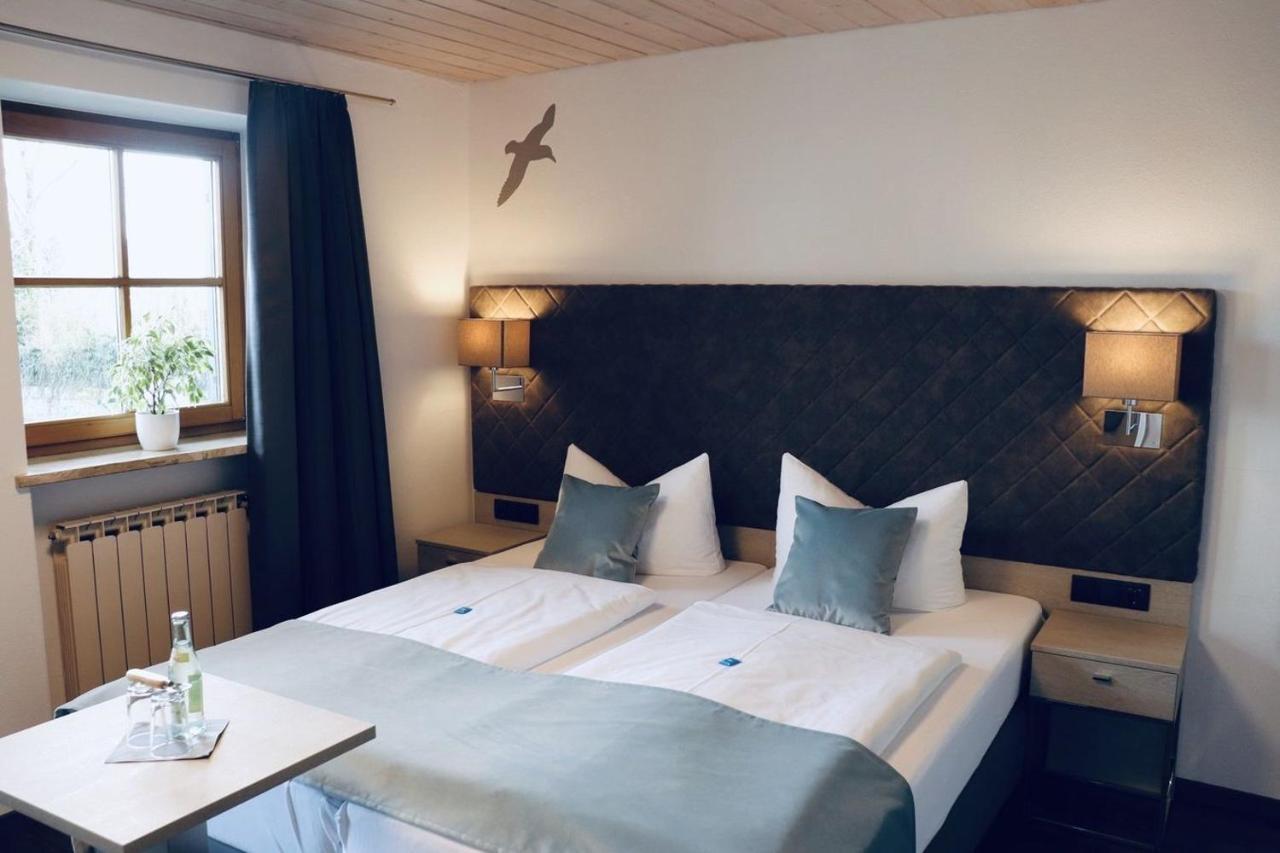Hotel Garni Moewe Am See 프리엔암치엠시 외부 사진